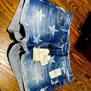 Juniors size 3 shorts NWT
